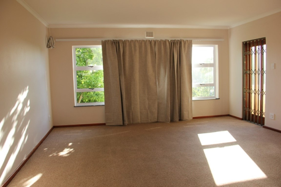 To Let 2 Bedroom Property for Rent in Martinville Western Cape